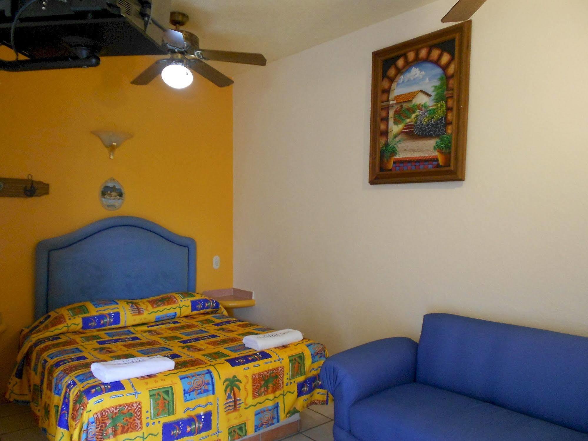 Cactus Inn Bucerías Exterior photo